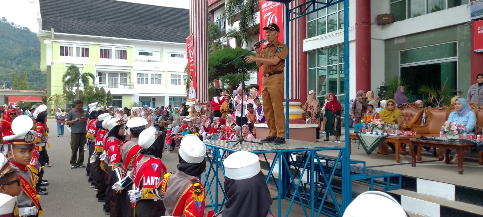 Sekdakab Mawardi Roska Lepas Peserta Pawai Alegoris