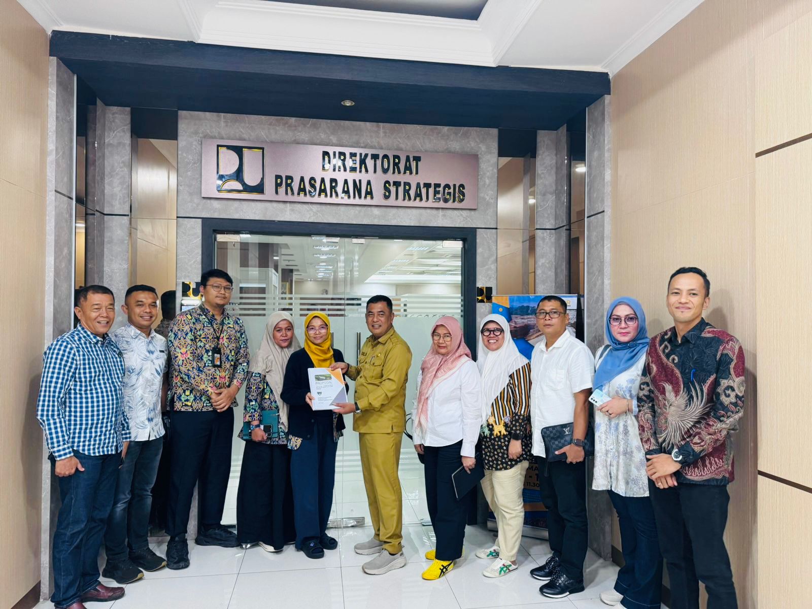 Akselerasi Pembangunan Infrasrtuktur, Pemkab Pessel Serahkan Proposal di Kementerian Pekerjaan Umum