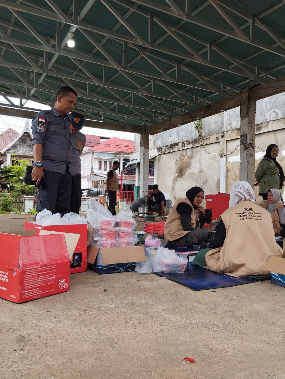 BPBD Sumatera Barat Salurkan Bantuan untuk Korban Banjir di Pesisir Selatan