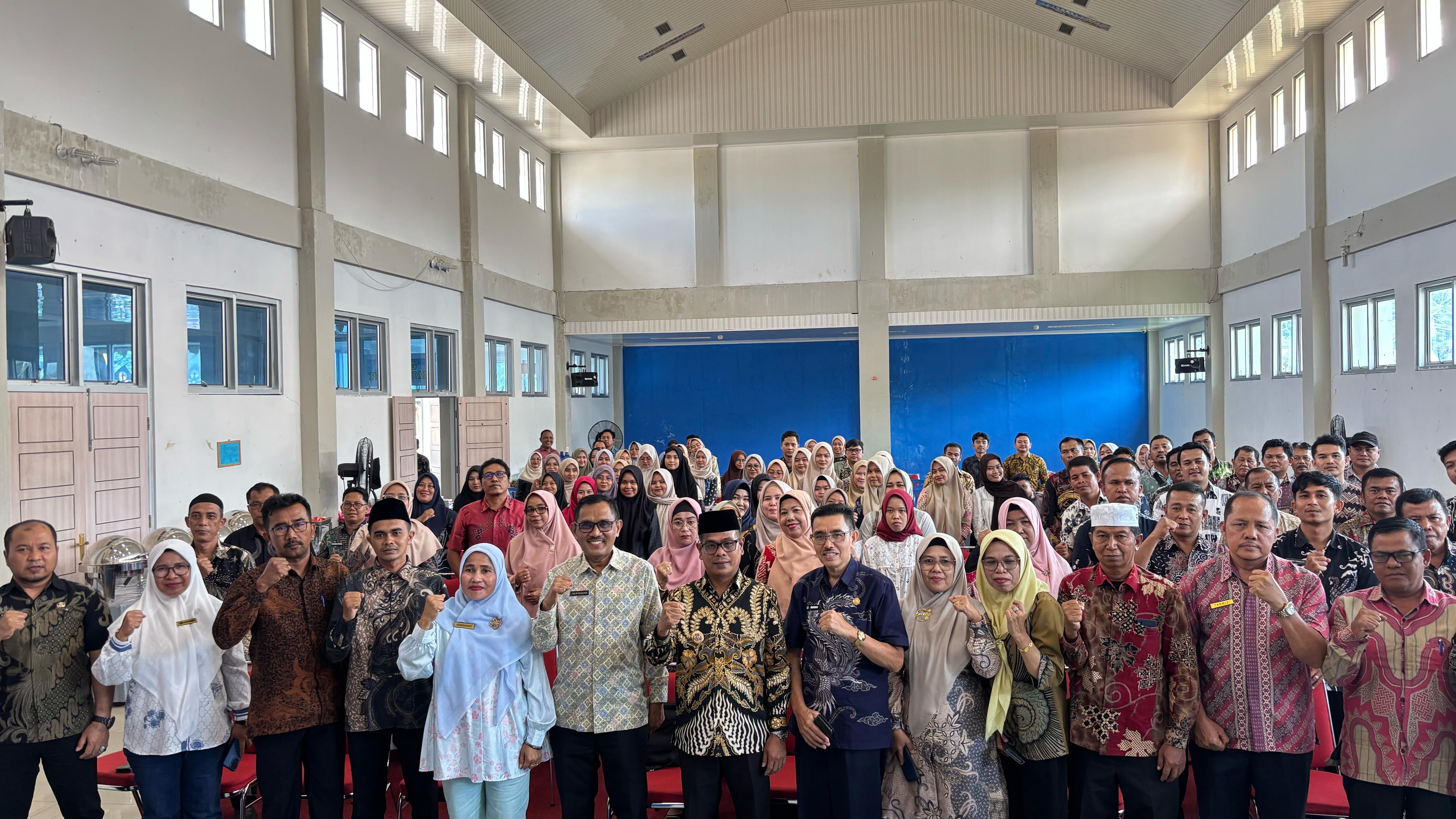 Hadiri Halal bi Halal, Wabup Risnaldi Sampaikan Pesan Kebersamaan dan Peningkatan Kinerja