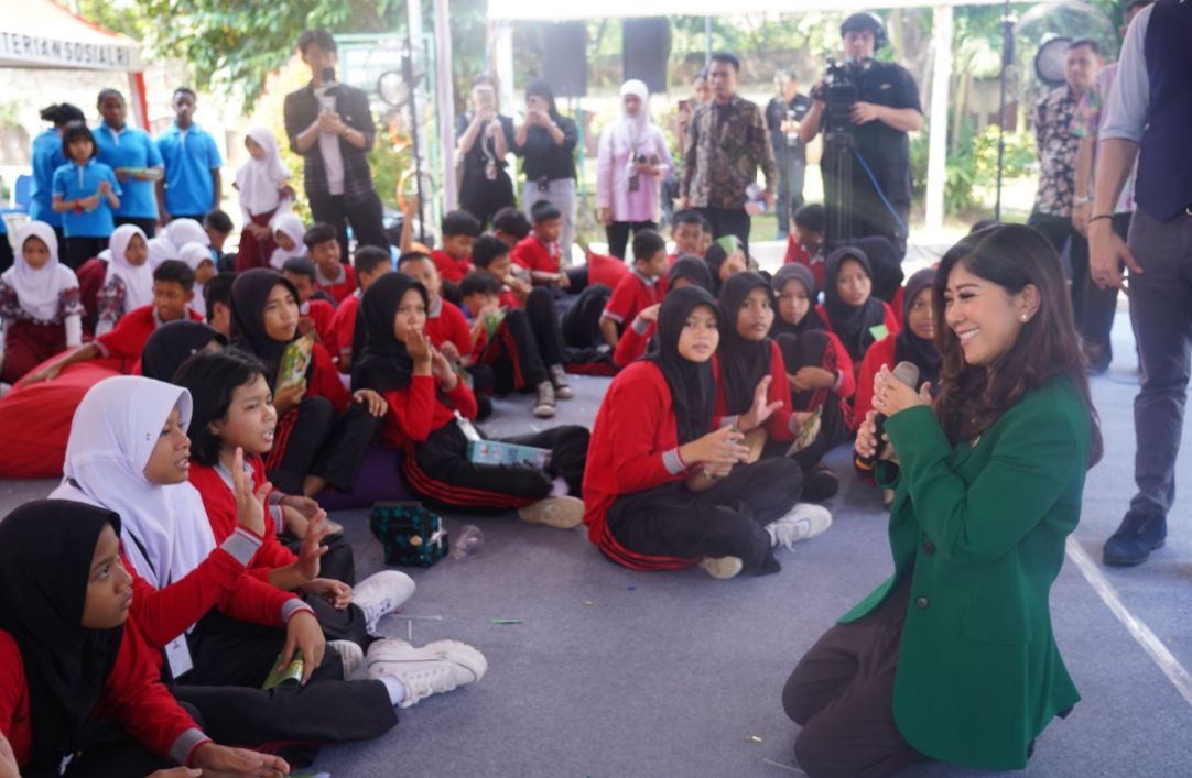 Lindungi Anak di Dunia Digital, Ini Aturan Akses Platform Sesuai Usia