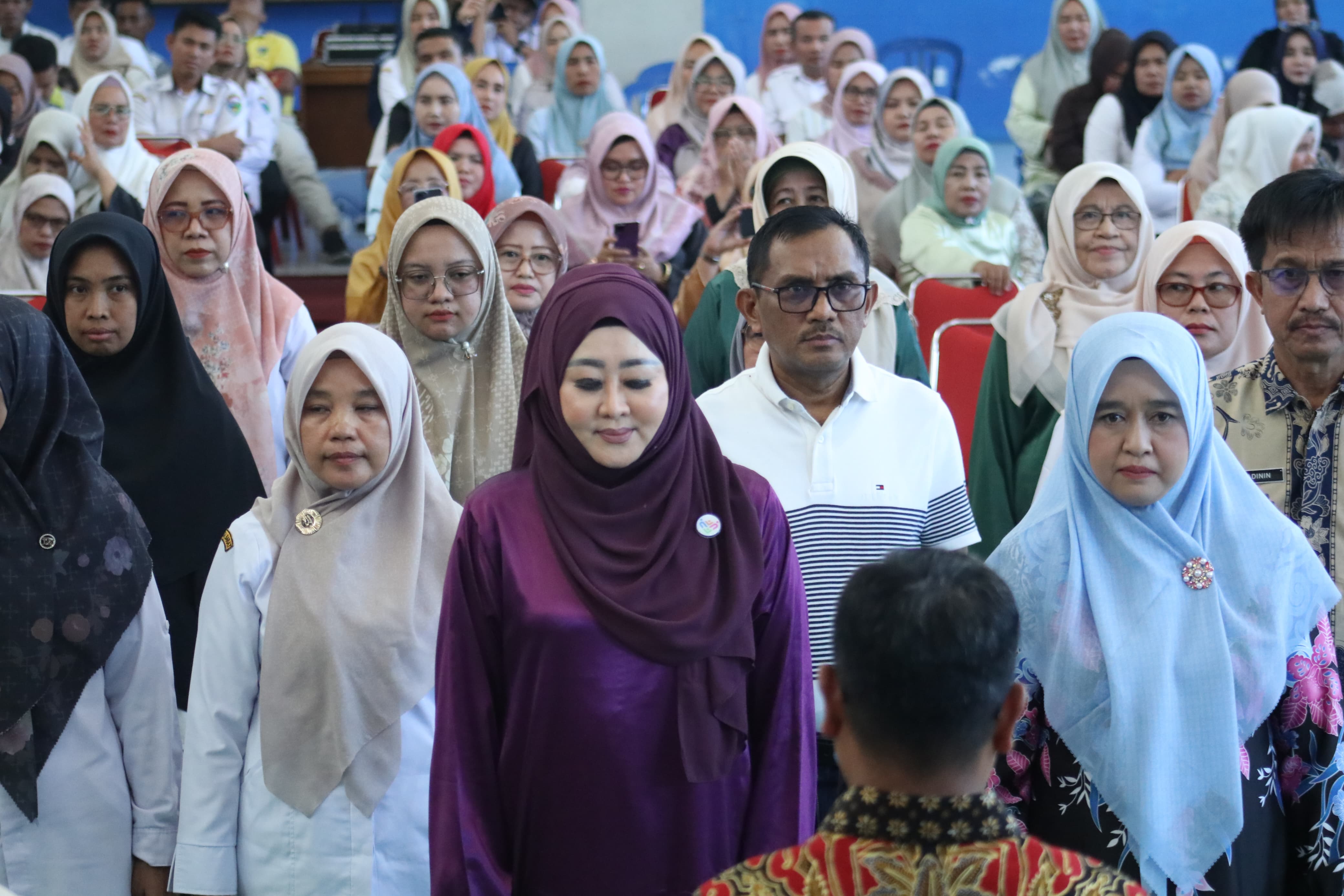 Lisda Hendrajoni Dikukuhkan Sebagai Ketua Tim Pembina Posyandu Pesisir Selatan