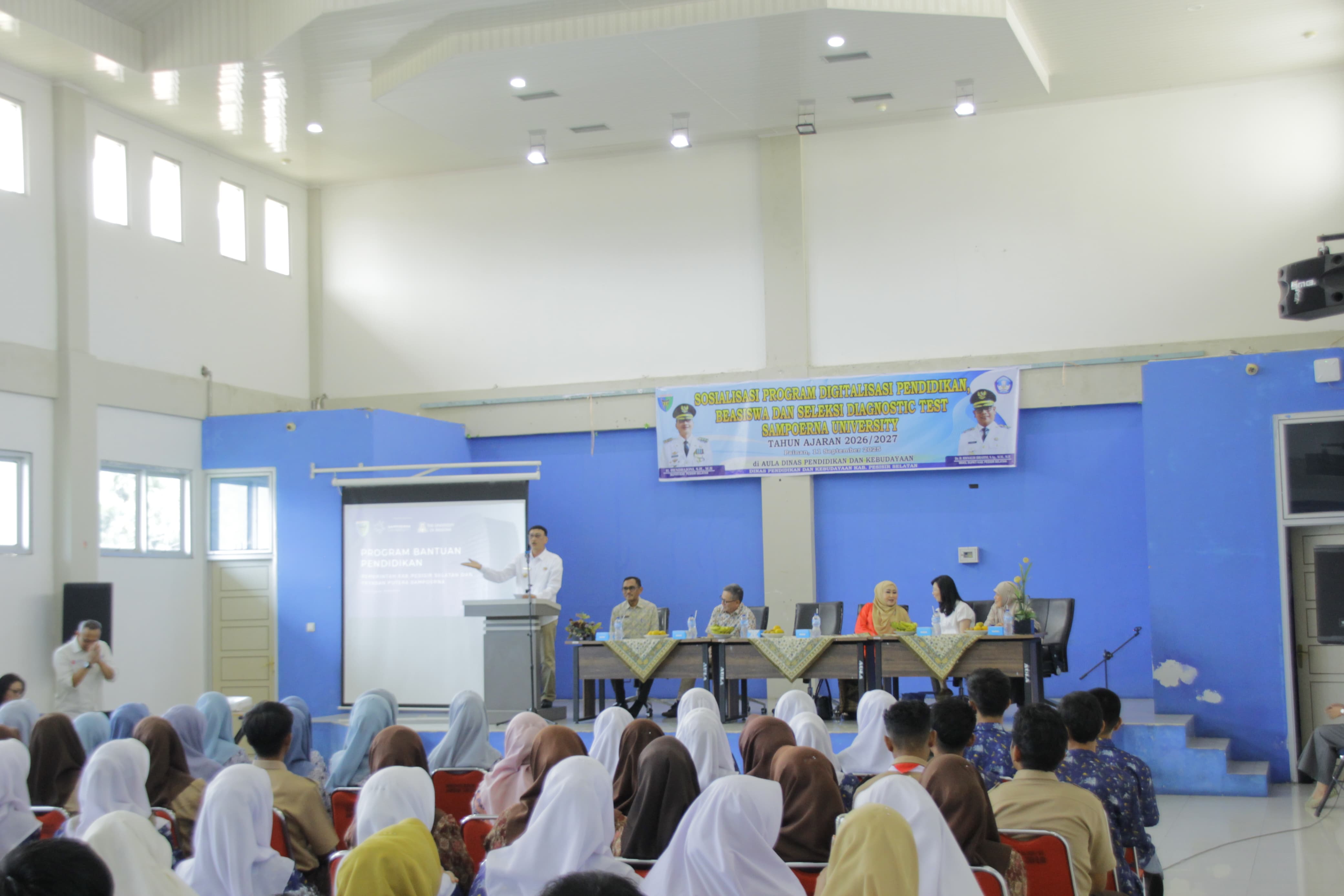 250 Siswa SMA di Pesisir Selatan Ikuti Program Beasiswa dan Digitalisasi Pendidikan Sampoerna University