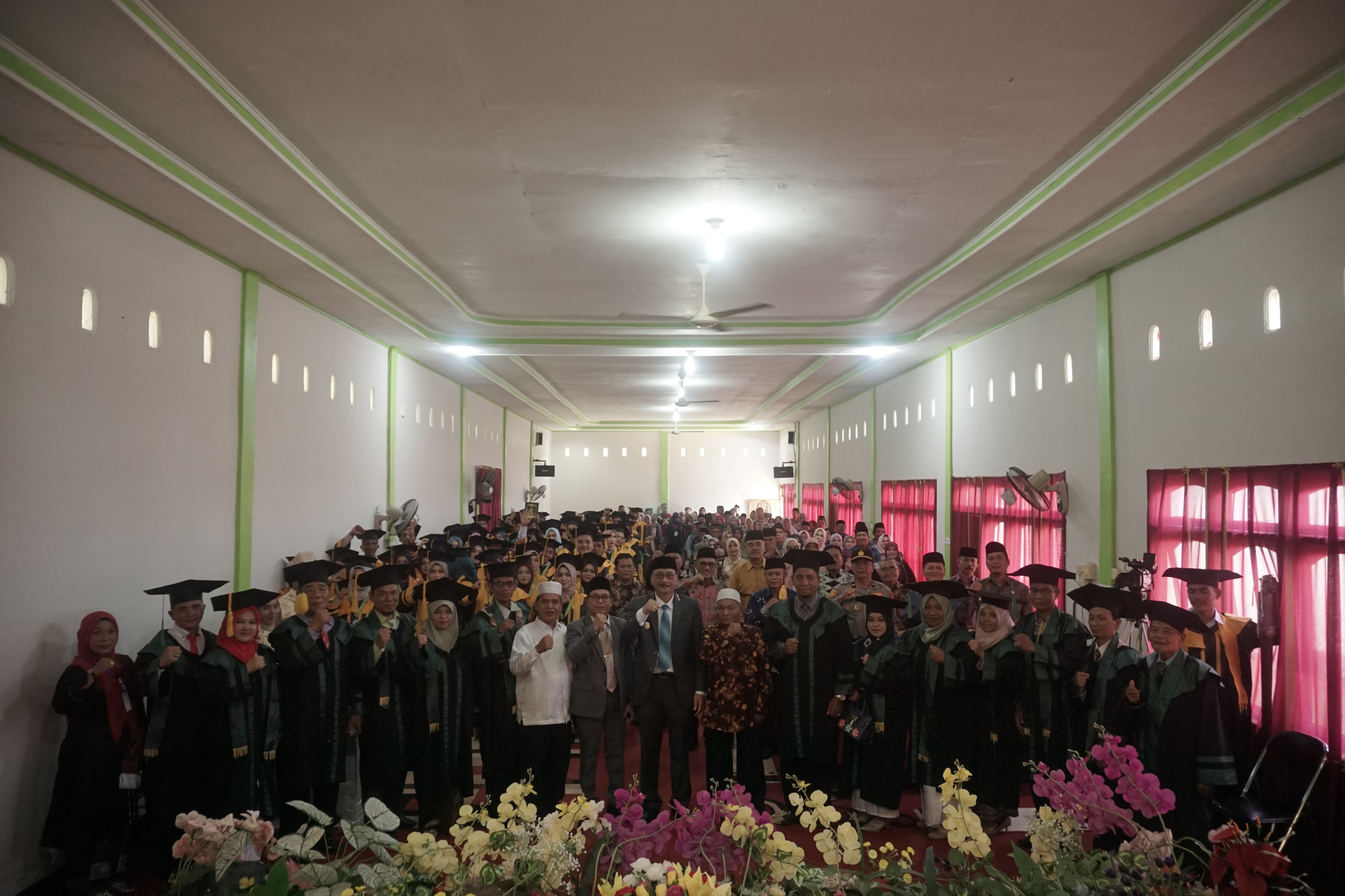 Bupati Hendrajoni Hadiri Wisuda ke-56 STAI Balai Selasa
