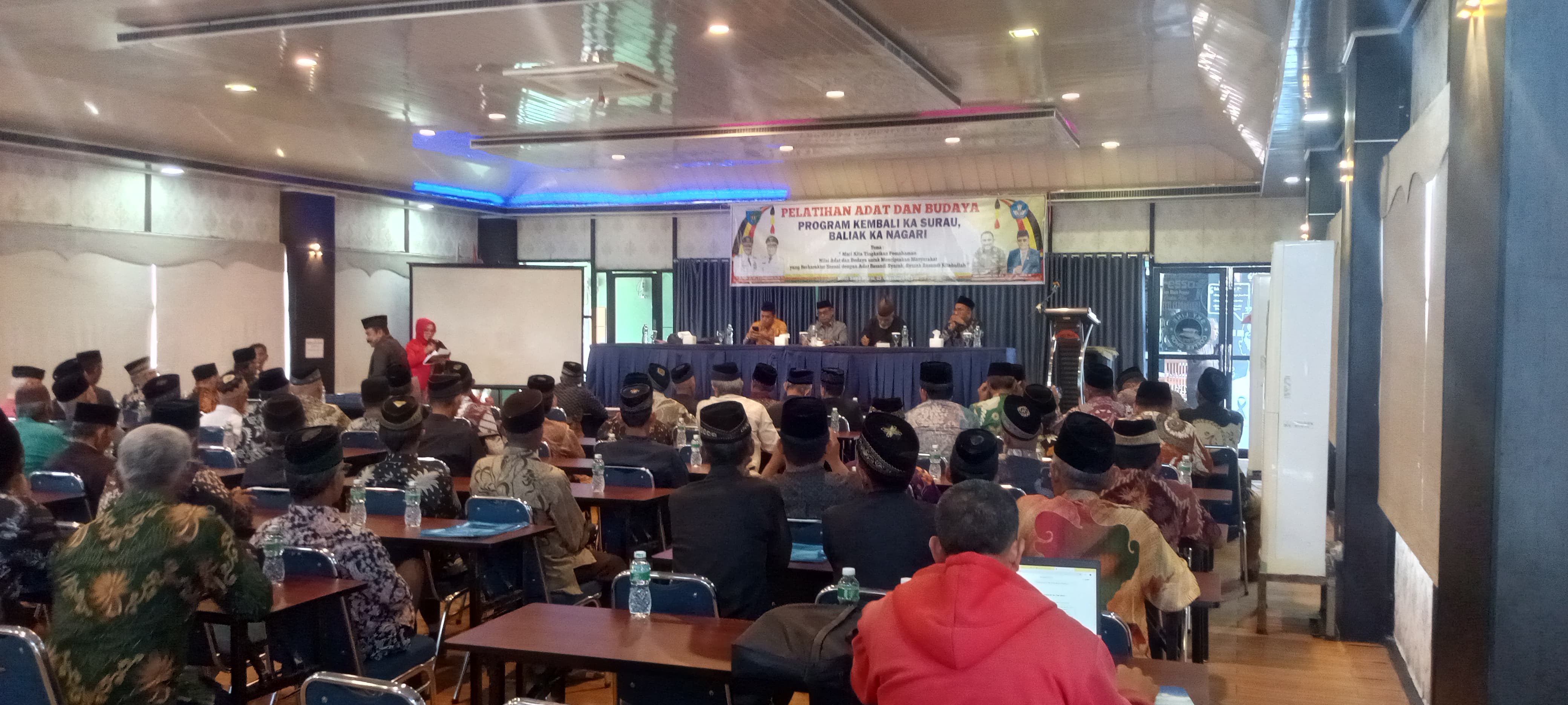 Wabup Risnaldi Buka Pelatihan Adat dan Budaya Program “Kembali Ka Surau, Baliak Ka Nagari”