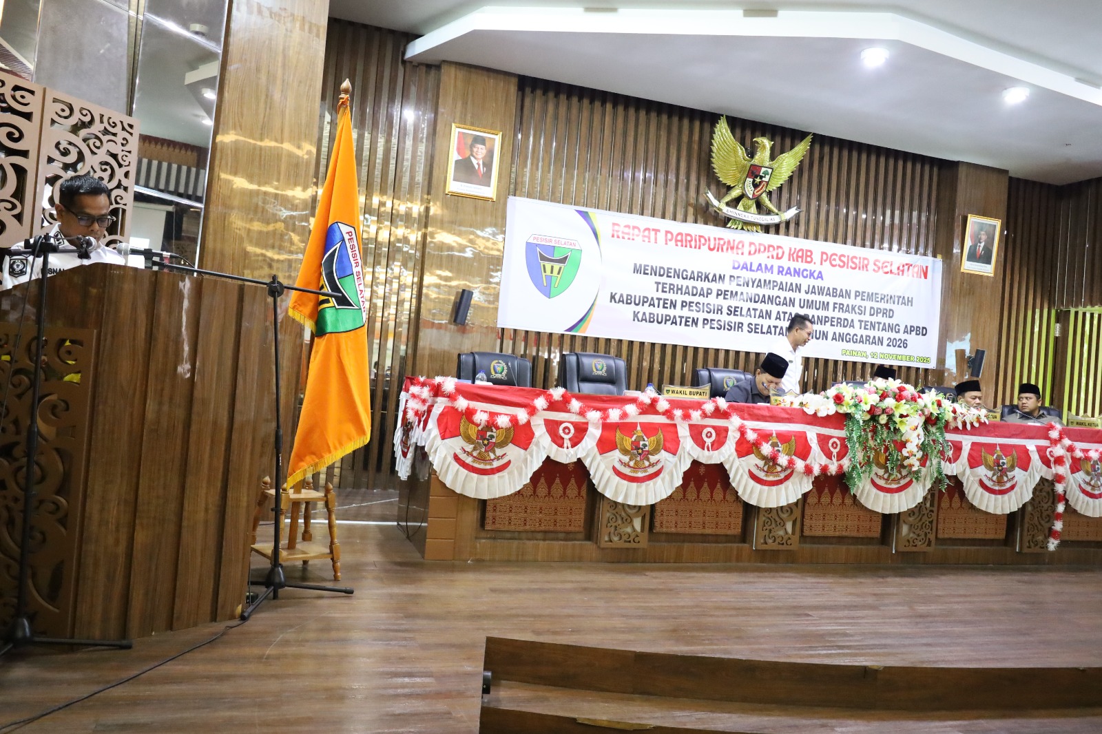 Wabup Risnaldi Sampaikan Jawaban Pemerintah atas Pandangan Fraksi DPRD Terkait RAPBD 2026