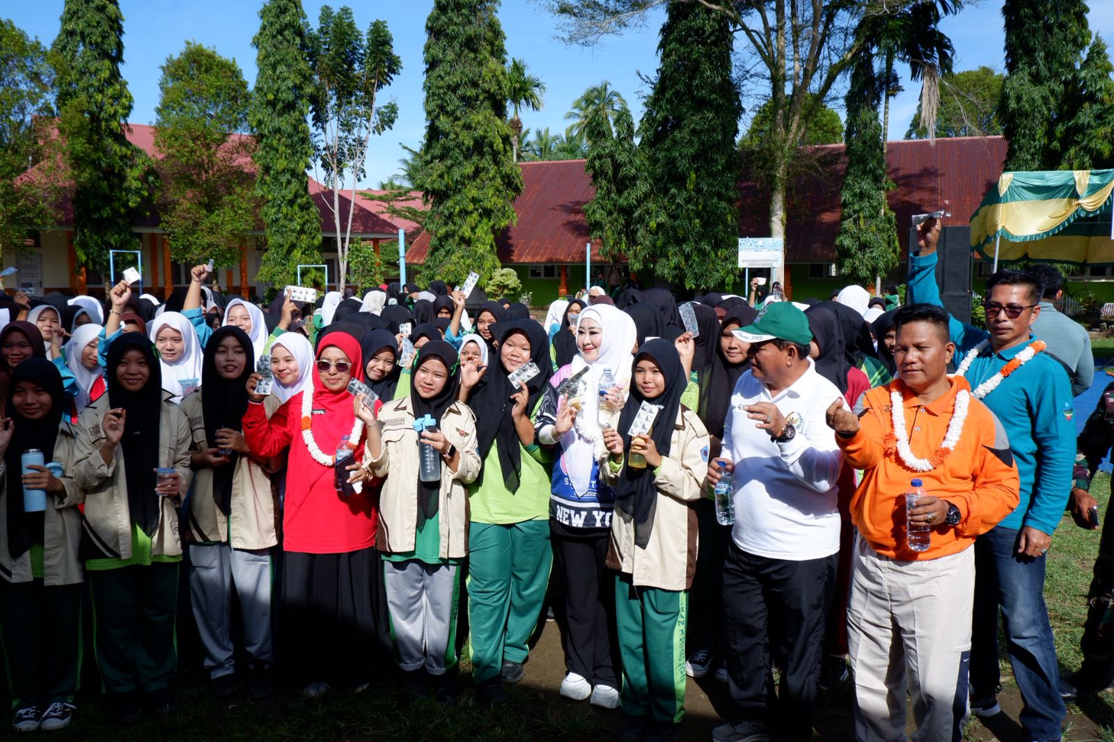 Hadiri Aksi Bergizi di SMAN 1 Batang Kapas, Lisda Hendrajoni Ajak Remaja Jadi Pionir Pencegahan Stunting