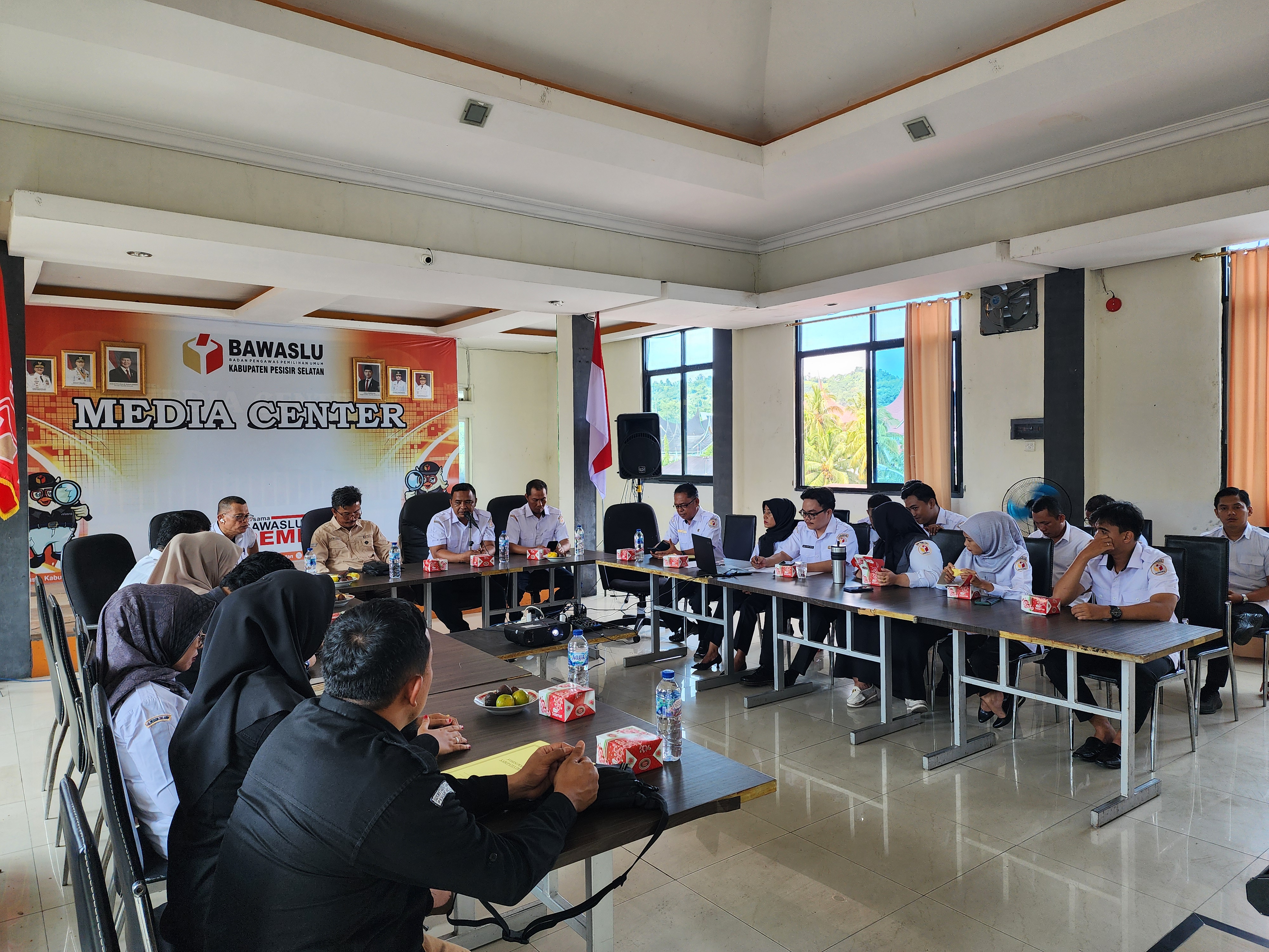 Bawaslu Pesisir Selatan Perkuat Sinkronisasi Data Pemilih, Soroti Warga Meninggal Masih Masuk Daftar