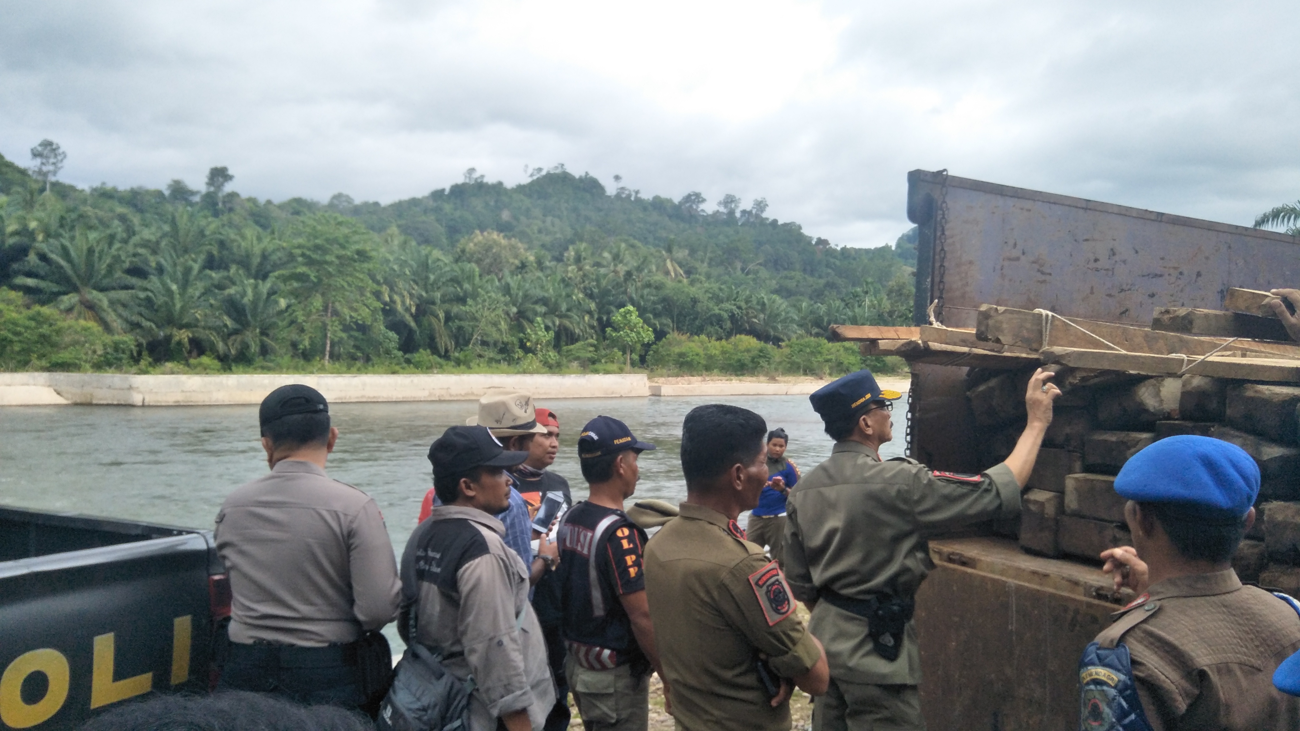 Walhi Sumbar Ingin Penegak Hukum Serius Soal Penindakan Illegal Logging