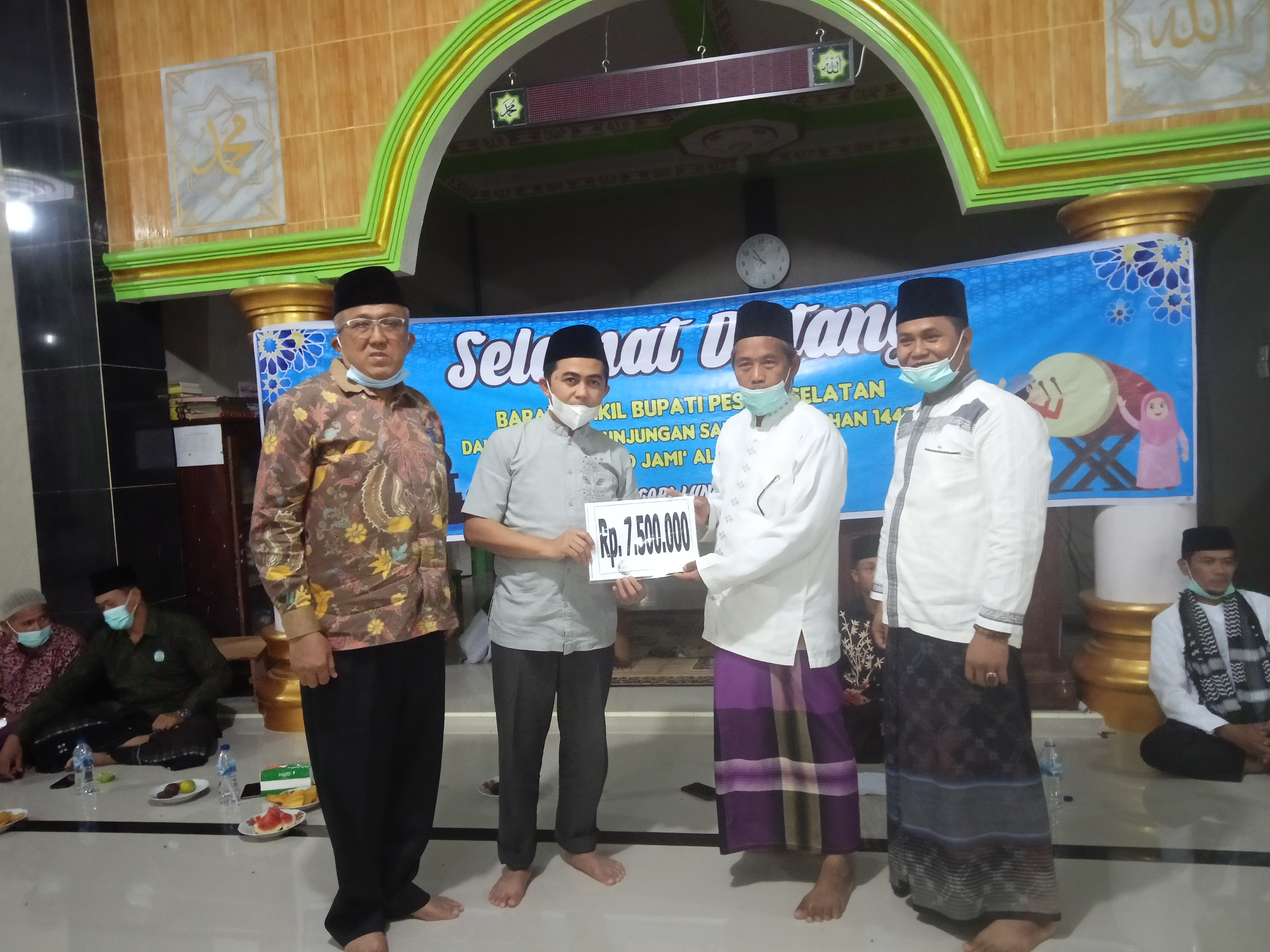 Warga Nagari Lunang Tiga Berharap Perbaikan Jalan Disegerakan, Wabup Pessel Rudi Hariyansyah Berkunjung  ke Masjid Jami Al Barokah