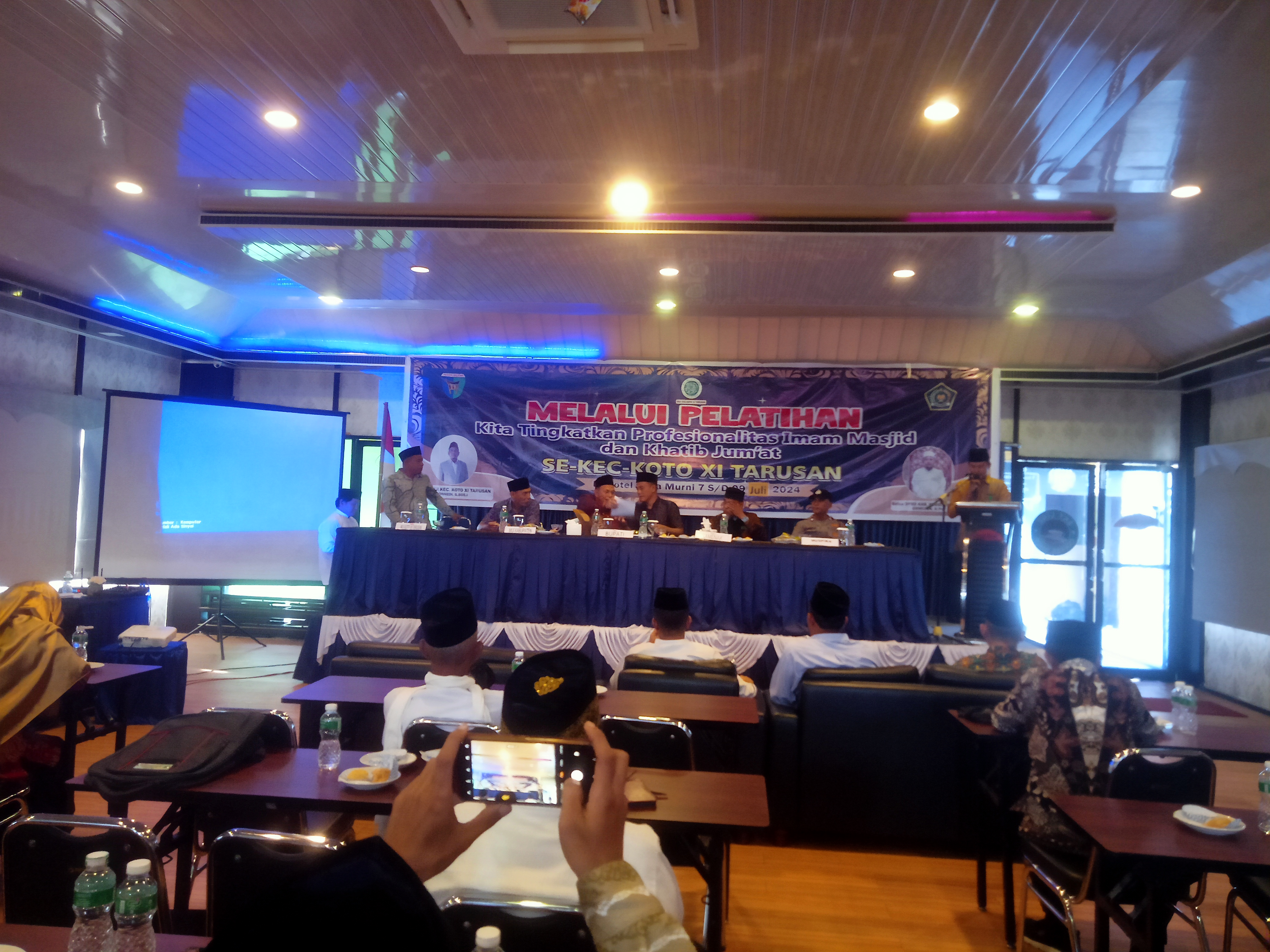 Digelar MUI Tarusan, Bupati Pesisir Selatan Buka Pelatihan Imam Masjid dan Khatib Jumat