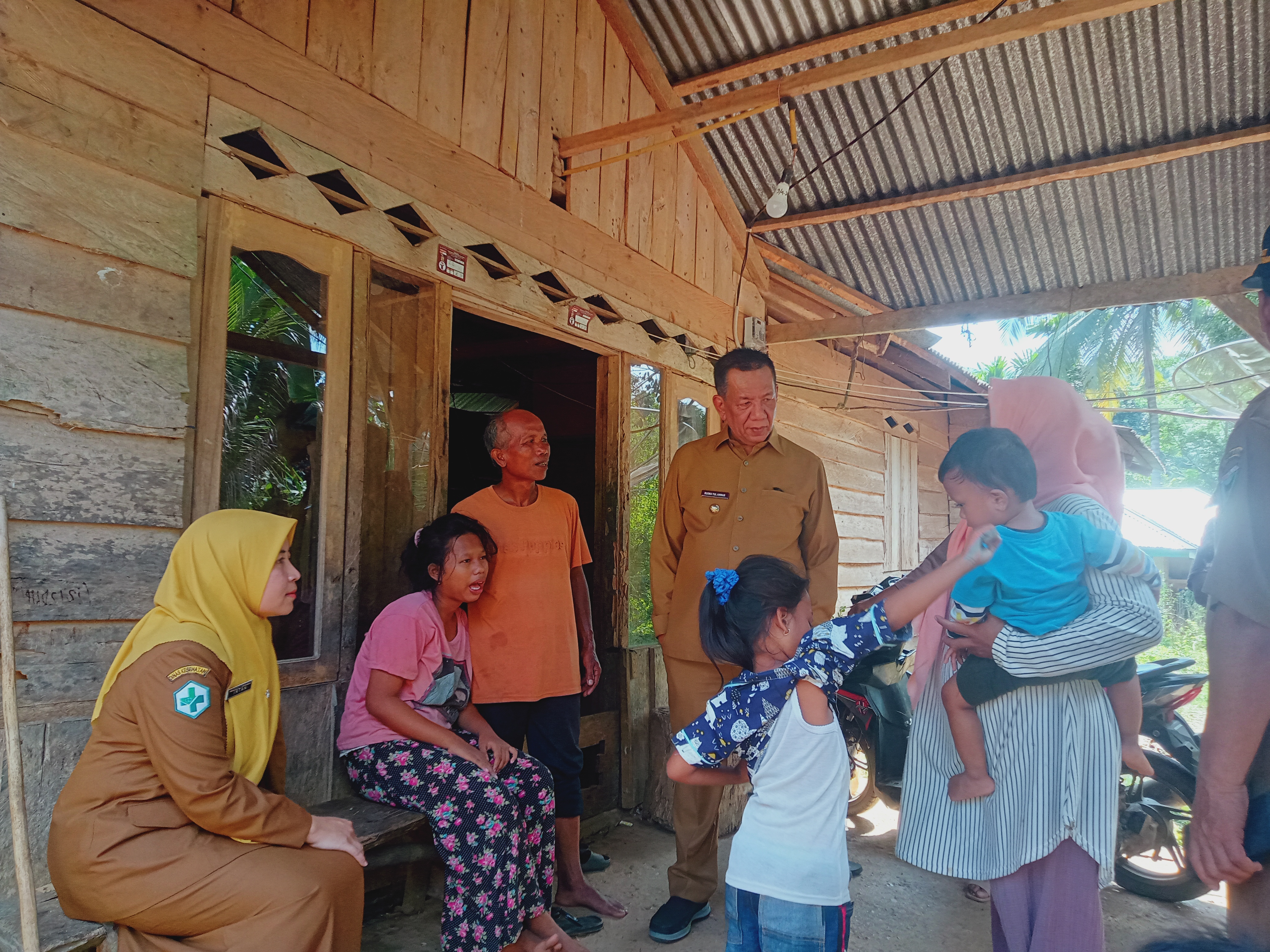 Peduli Warga, Bupati Pesisir Selatan Bantu Pendaftaran BPJS Kesehatan Gratis 