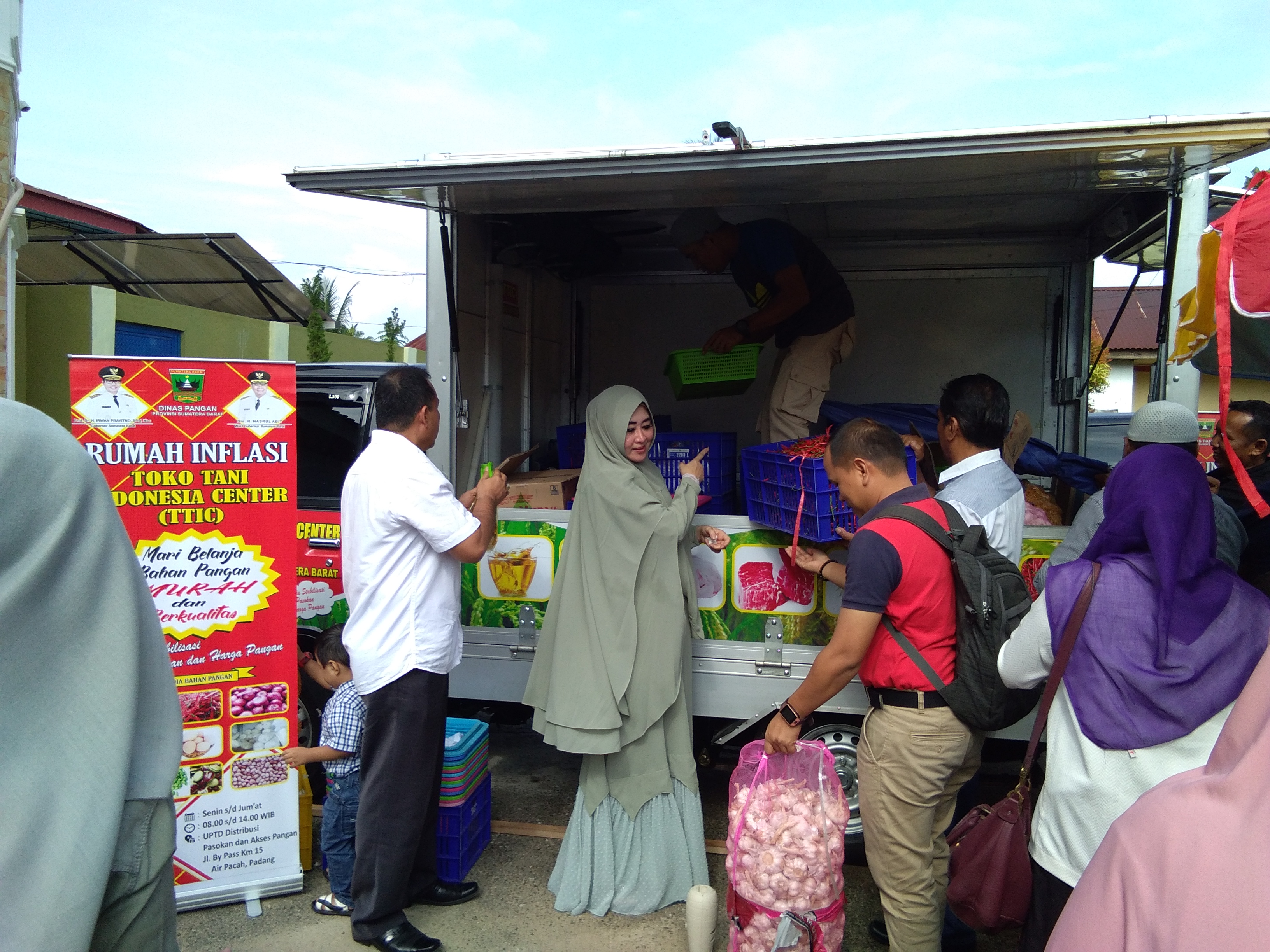 TP PKK dan Pemkab Gelar Pasar Murah