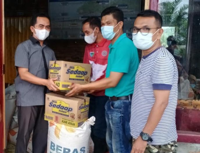 Wabup Turun Langsung Serahlan Bantuan Banjir