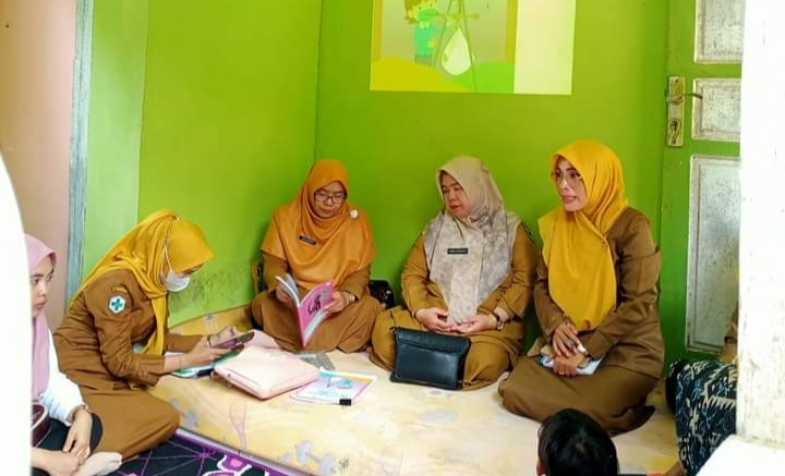 Tim Promkes Laksanakan Peningkatan Kapasitas Kader Posyandu  Limau Manih Kulam 