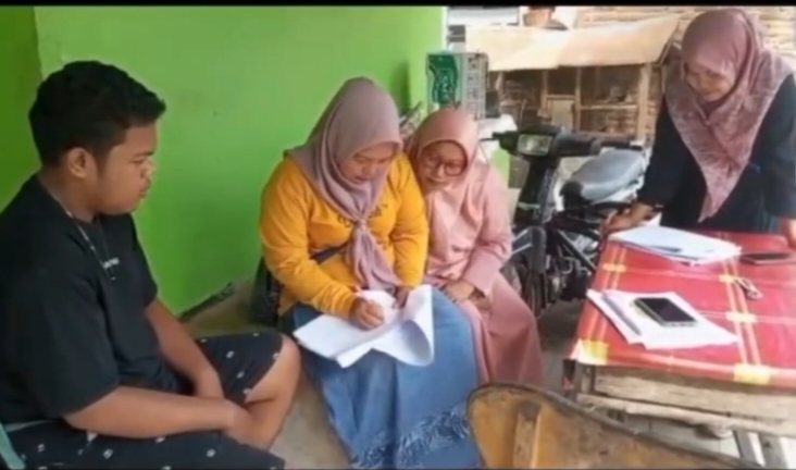 Pantau Kondisi Kesehatan Masyarakat, Dinas Kesehatan Kabupaten Pesisir Selatan Lakukan Kunjungan Rumah