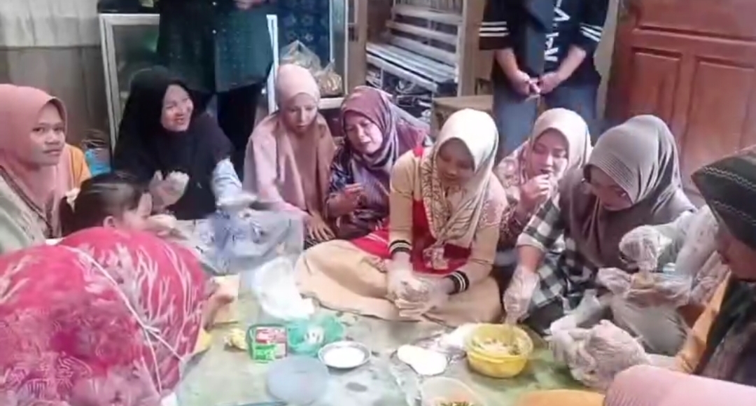 Pelatihan PMT Berbasis Pangan Lokal Bagi Ibu Hamil KEK dan Balita Gizi Kurang Digelar di Nagari Teratak Tempatih