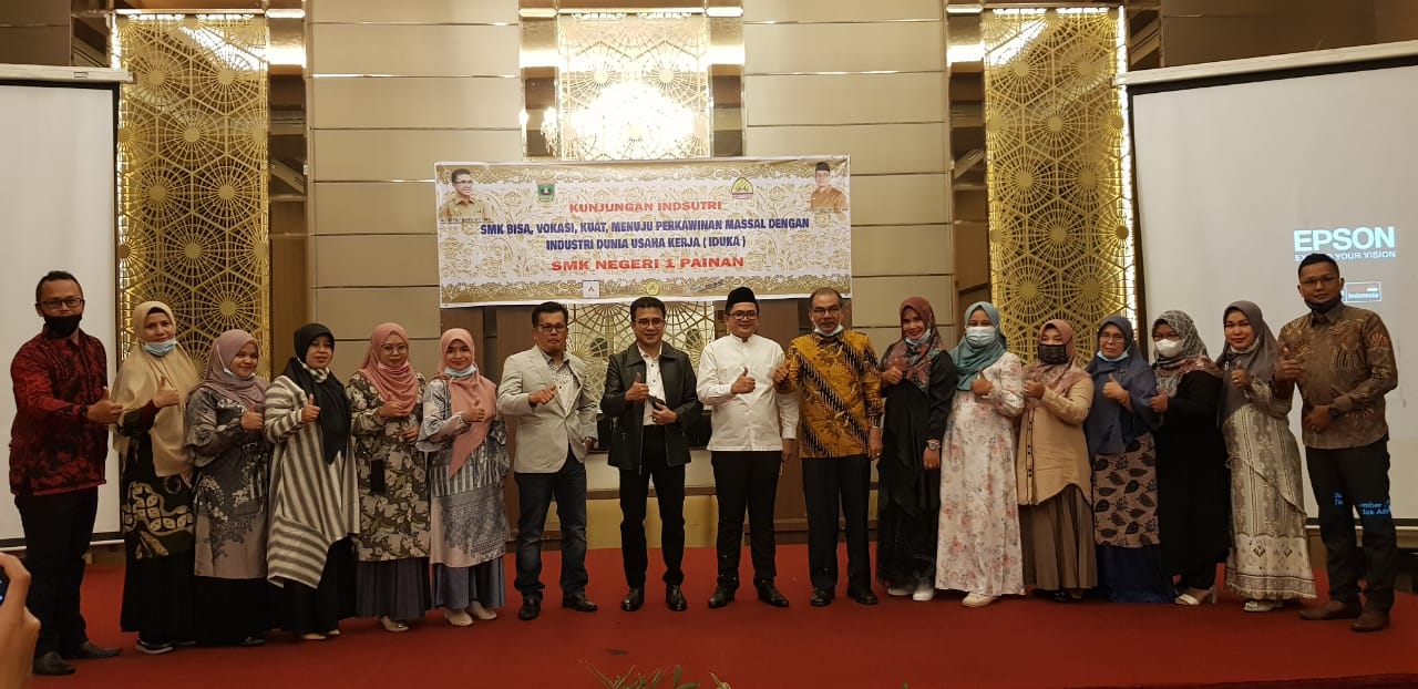 Siswa Jurusan Perhotelah SMKN 1 Painan Gelar Kunjungan Industri ke The Axana Hotel Padang