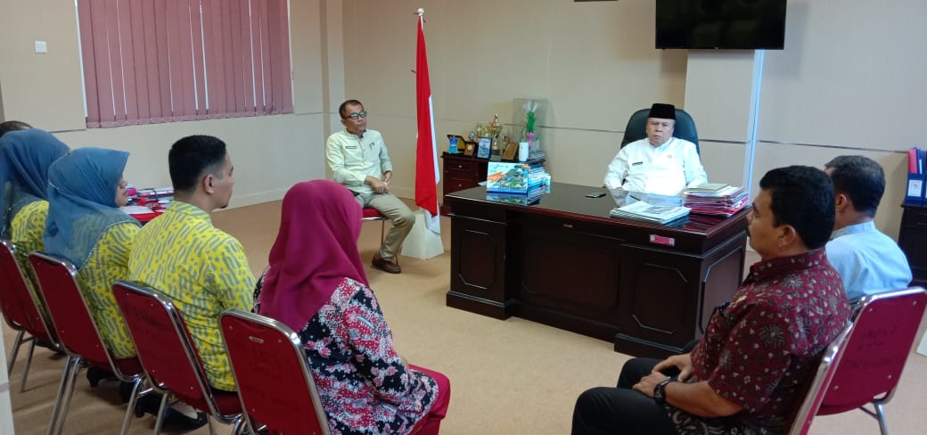 Kadisdikbud Pessel Lepas Pendidik Berprestasi untuk Bersaing Tingkat Provinsi