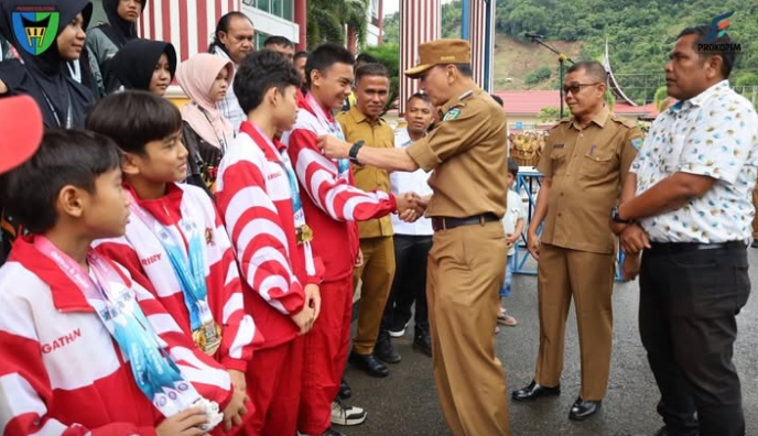 Penuh Kebanggaan, Bupati Pessel Sambut Kepulangan 55 Atlet Berprestasi