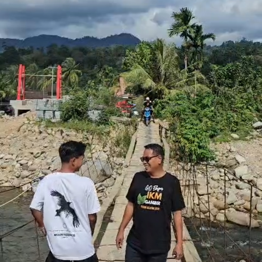 Wabup Risnaldi Tinjau Progres Pembangunan Jembatan Gantung Koto Rawang