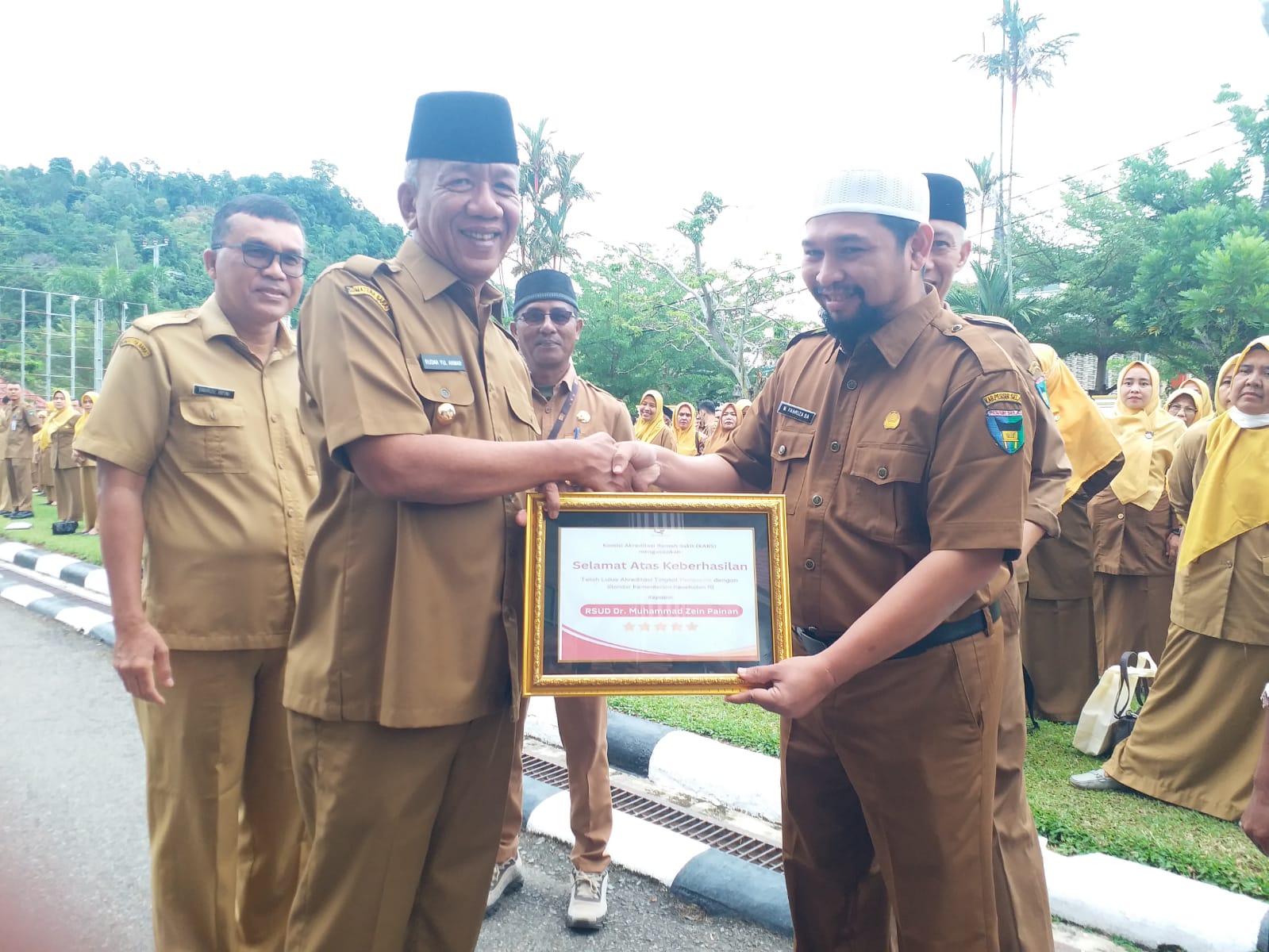 RSUD M Zein Raih Penghargaan KARS Tingkat Paripurna