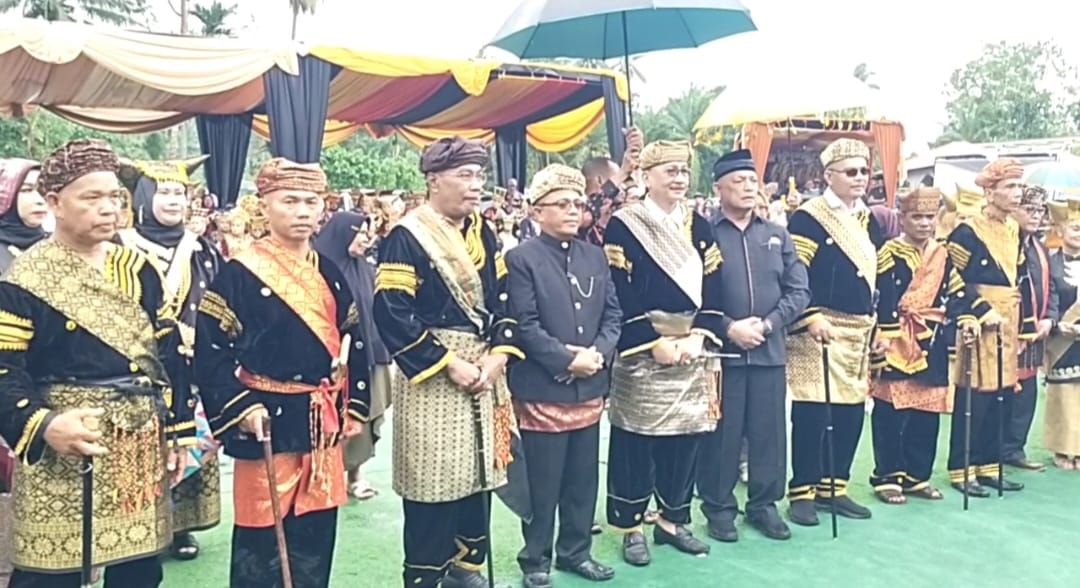 Jejak bertuah: kiprah dan amanah penghulu