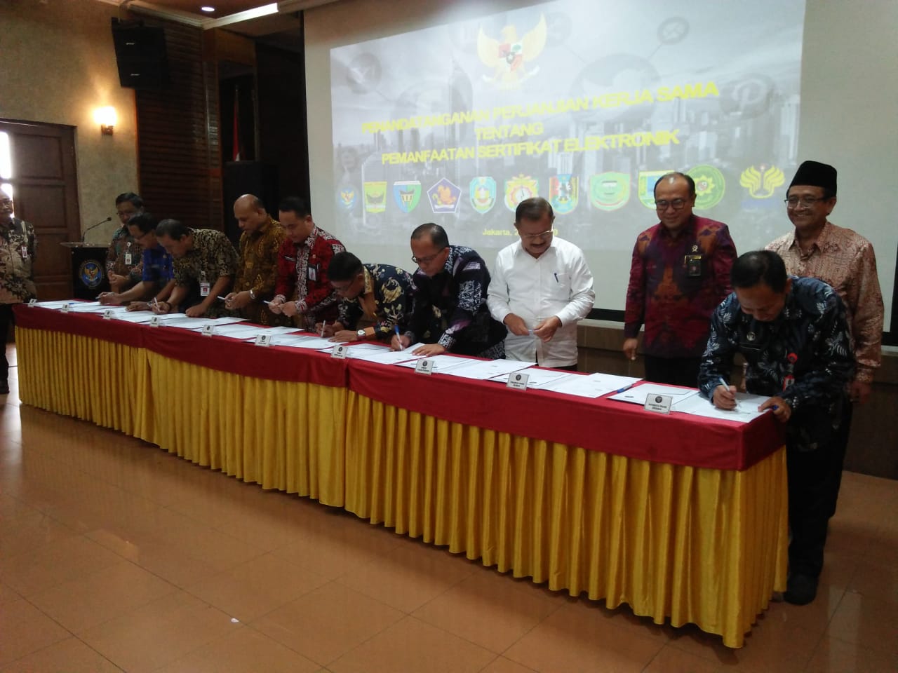 Pemda Pessel Terapkan Pengunaan Tanda Tangan Digital