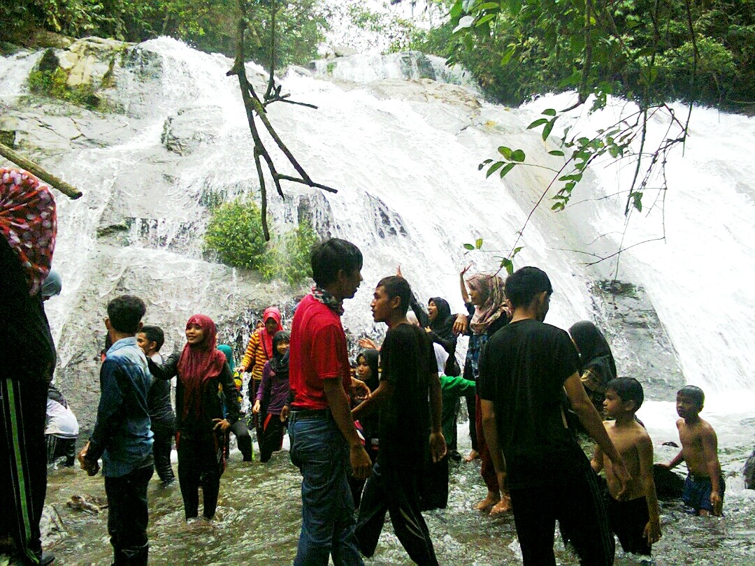 Air Terjun Lembah Dewa di Nagari Koto Ranah kecamatan Bayu Pessel  semakin diminati oleh wisatawan