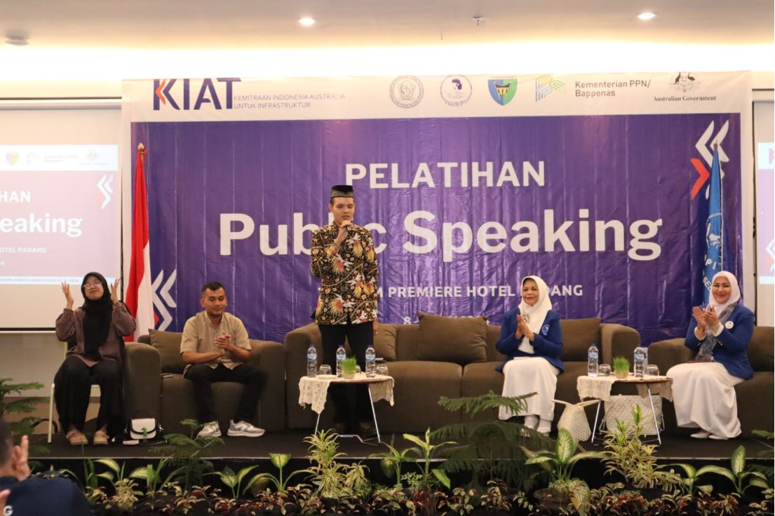 IWAPI Pesisir Selatan Gelar Pelatihan Public Speaking bersama Valerina Daniel